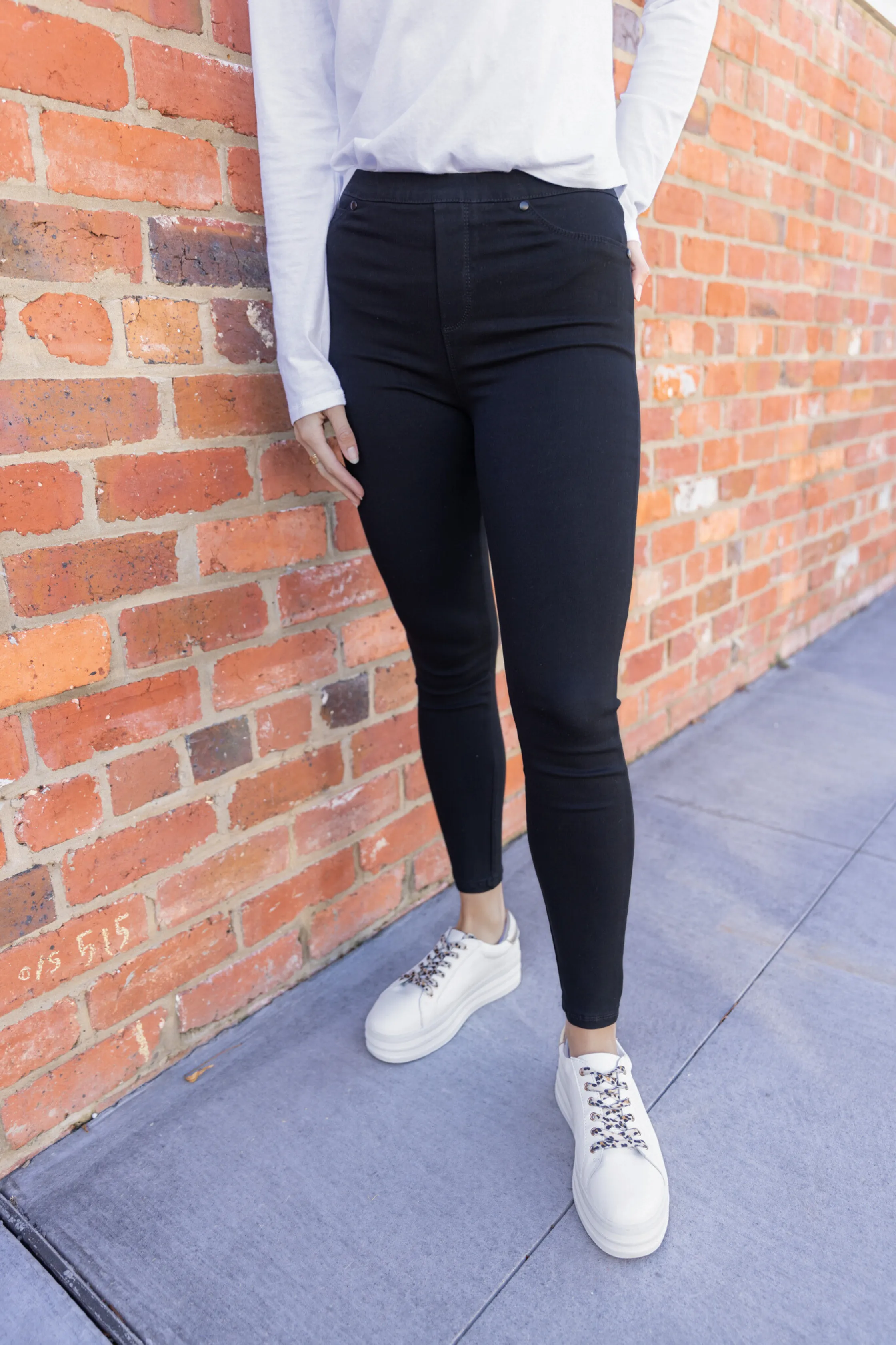 CONNIE PULL ON PANTS - Black