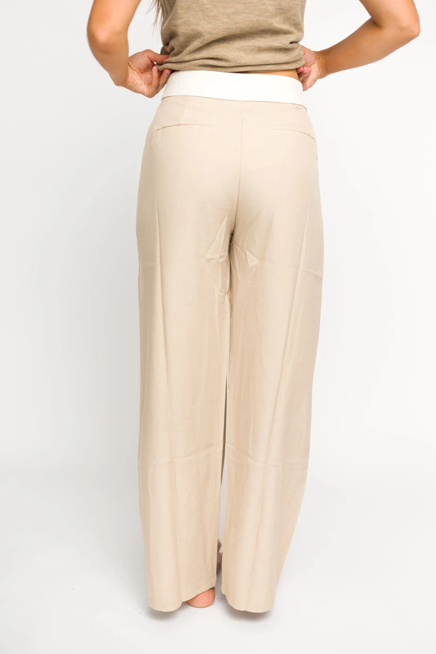 Penelope Tailored Trousers With Contrast Folded Waist in Taupe/Beige