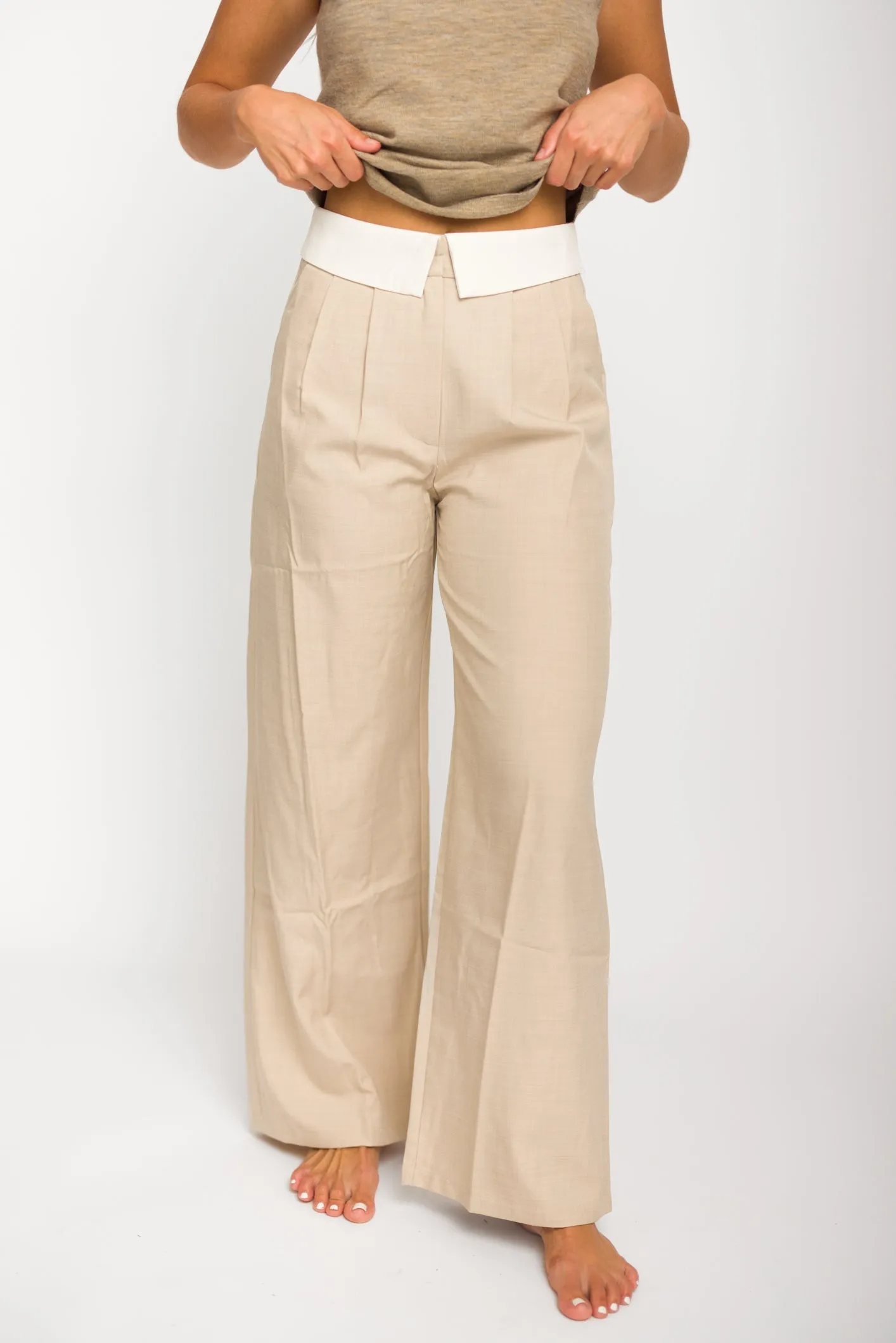 Penelope Tailored Trousers With Contrast Folded Waist in Taupe/Beige