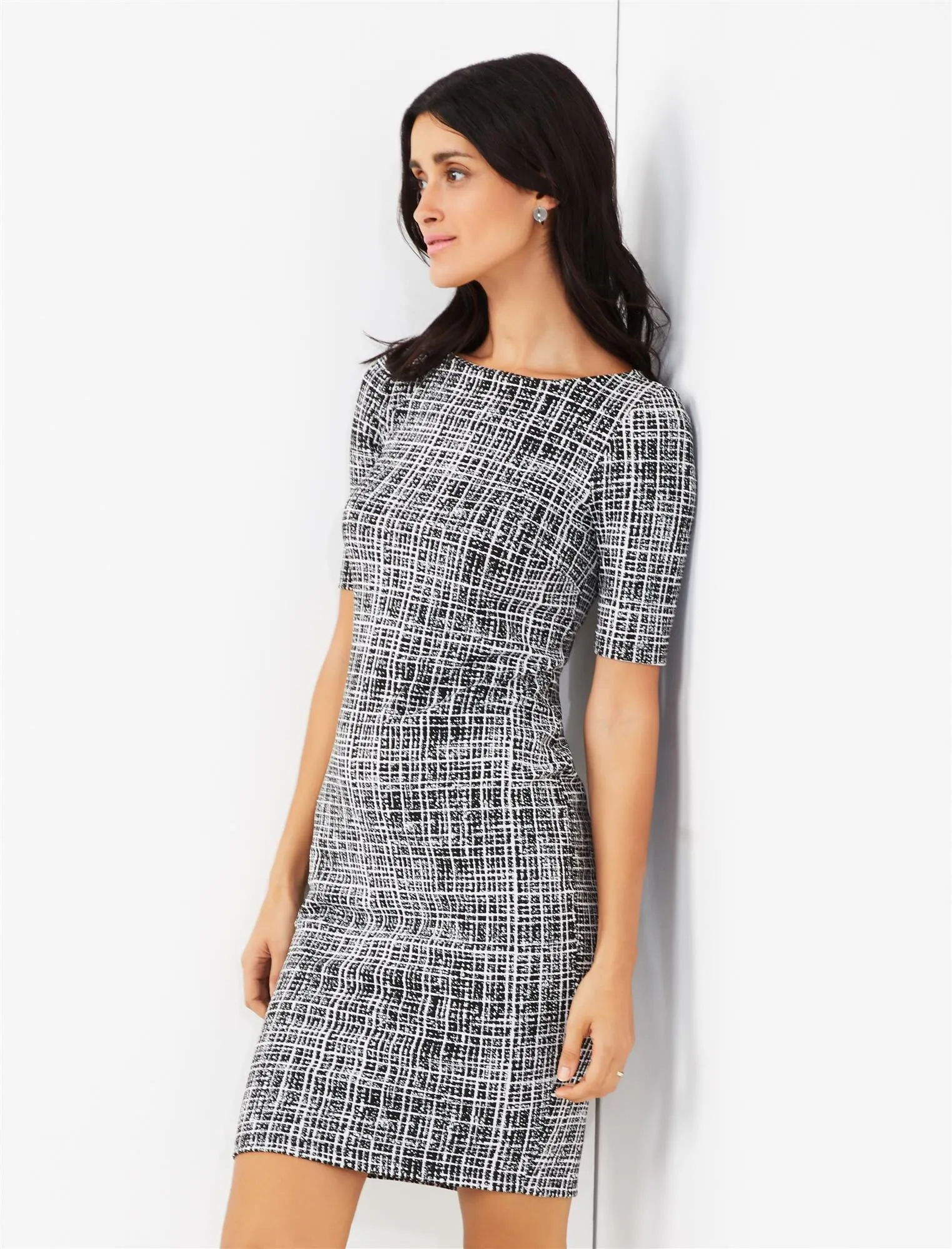 Textured Bodycon Maternity Dress in Black/White Print