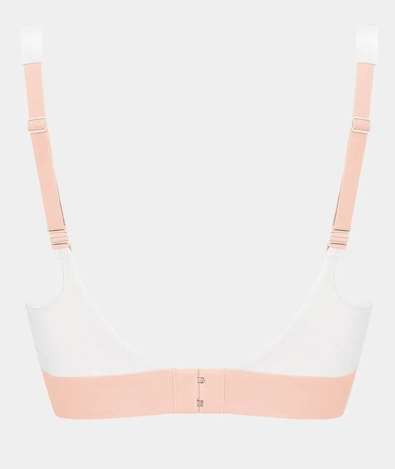 Triumph Triaction Extreme Lite Wire-free Sports Bra - White